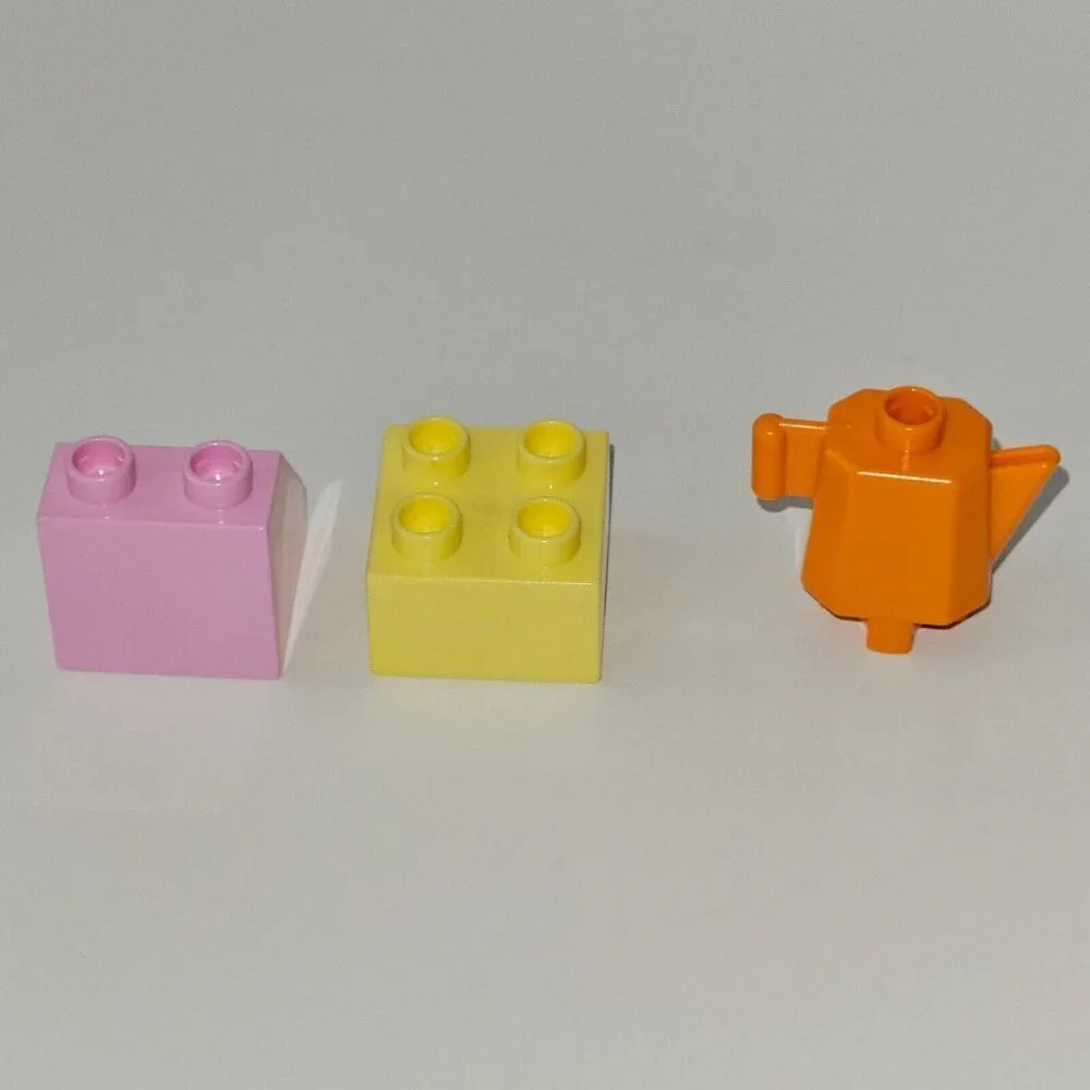 Lego duplo bricks